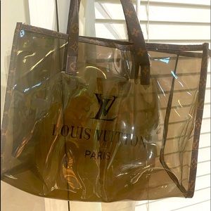 Clear tote bag